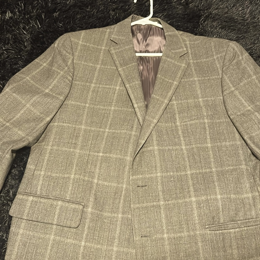Elegant Joseph Abboud Zigone Sport Coat 46R with Wine Color Lining - Like New!